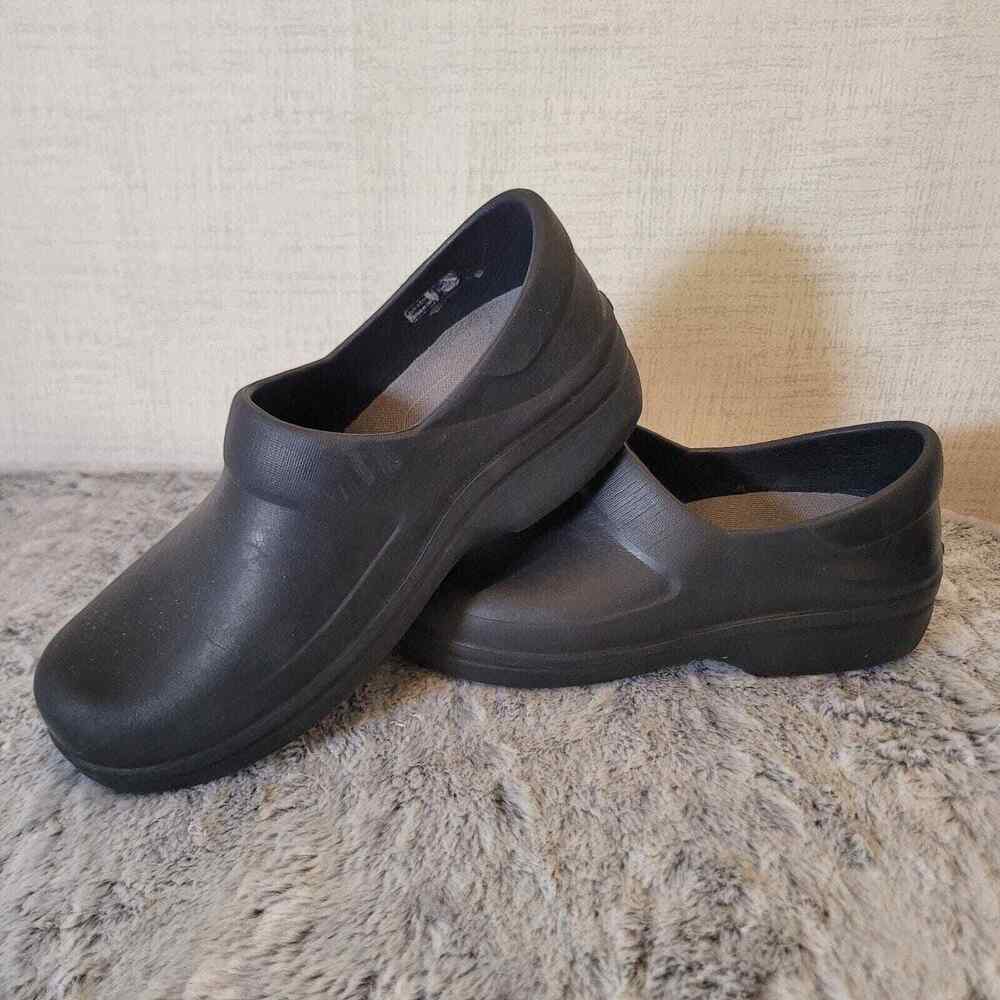Crocs Clogs Womens 8 Neria Pro II Black Dual Comfort Work Slip On‎ Shoes